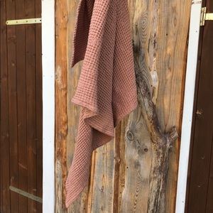 Murray and Finn waffle blanket